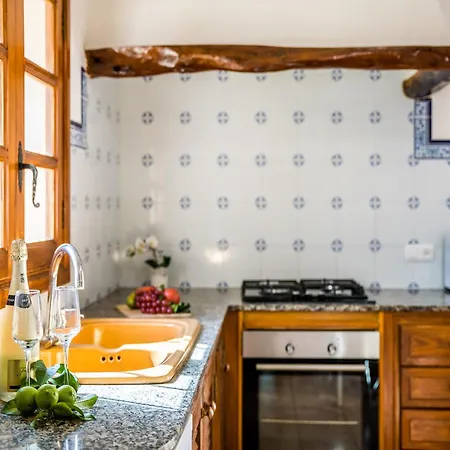 For 6 Guests, Pollença