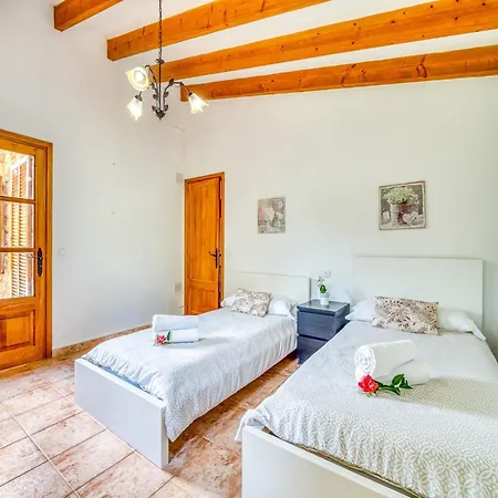 Holiday home Mallorcan-style With Pool